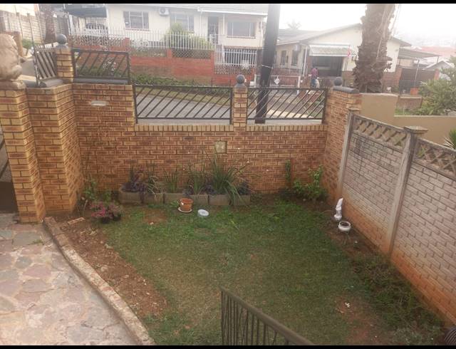 5 BEDROOM FREEHOLD FOR SALE IN NEWHOLME
